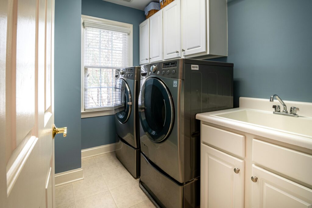 WASHING MACGINE